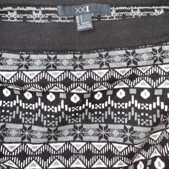 Black & White Print Mini Skirt - Picture 4 of 5